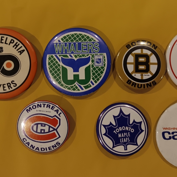 7 NHL Pinback Buttons,Montreal,Boston,Philadelphia,Quebec,Capitals,Toronto,Hartf - Picture 2 of 8
